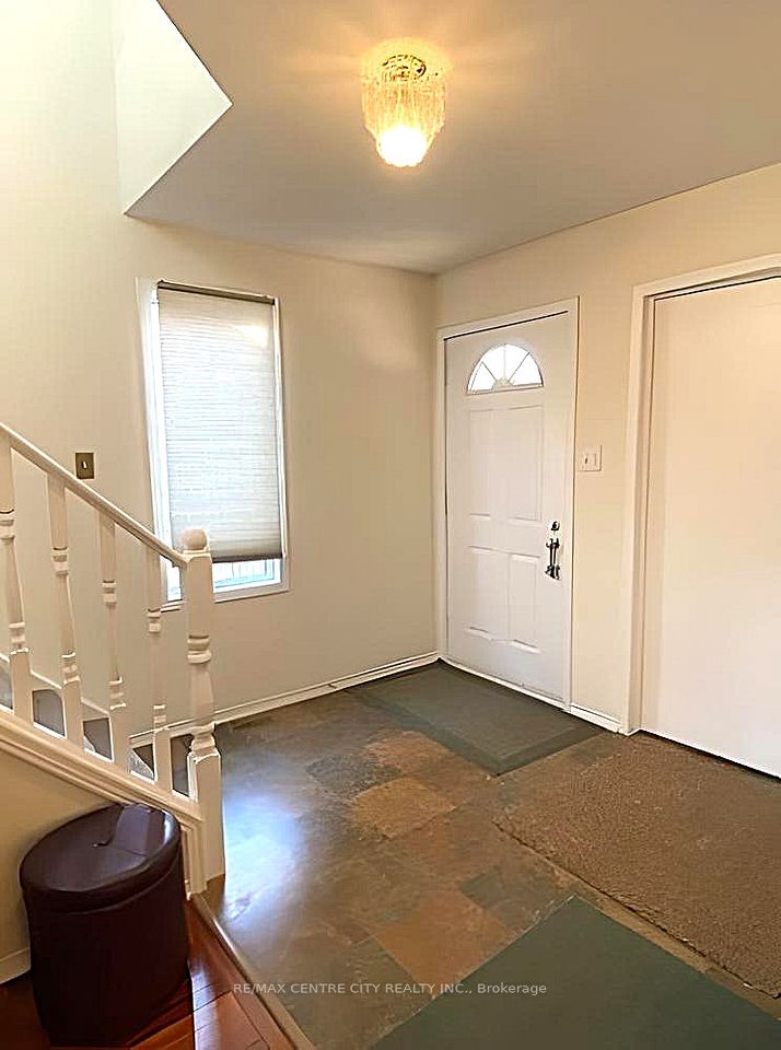 #Way - 933 Thistledown Way, London North, ON N6G 4Z6