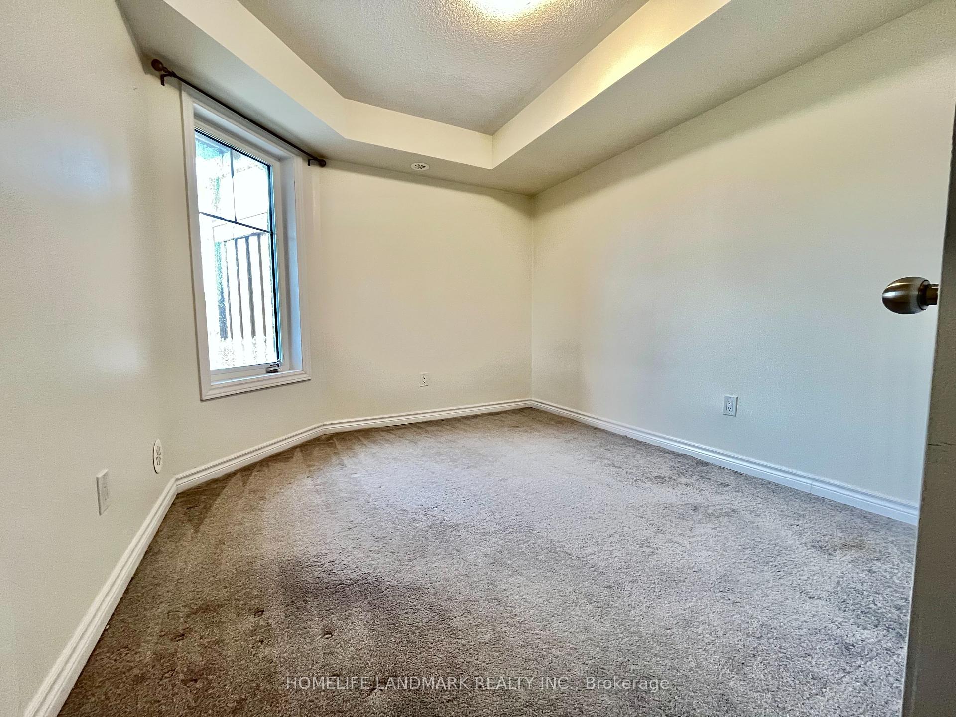 3 Bedrooms Condo at 13 Eaton Park, Toronto For sale