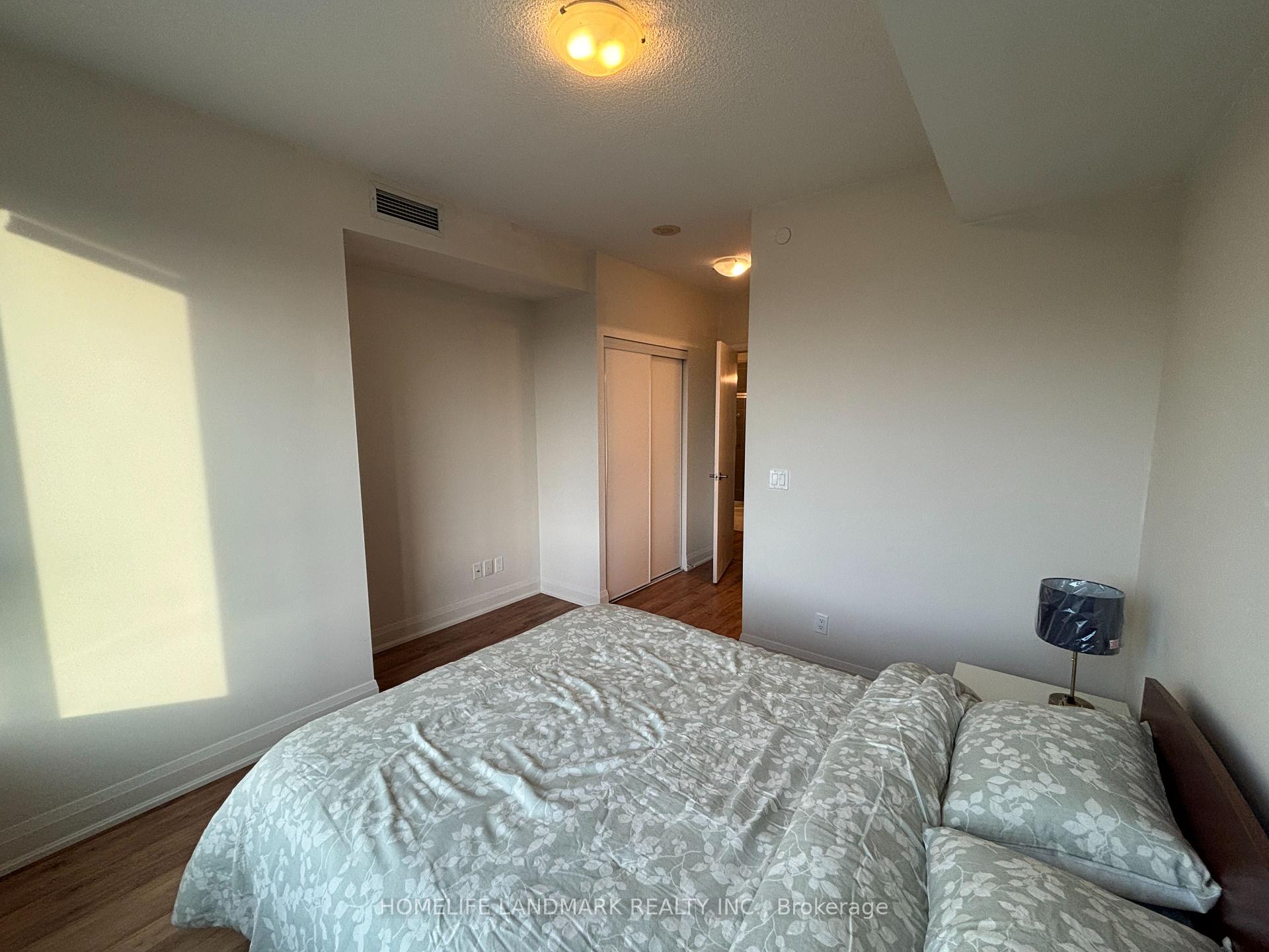 2 Bedrooms Condo at 68 Canterbury,  Toronto For sale