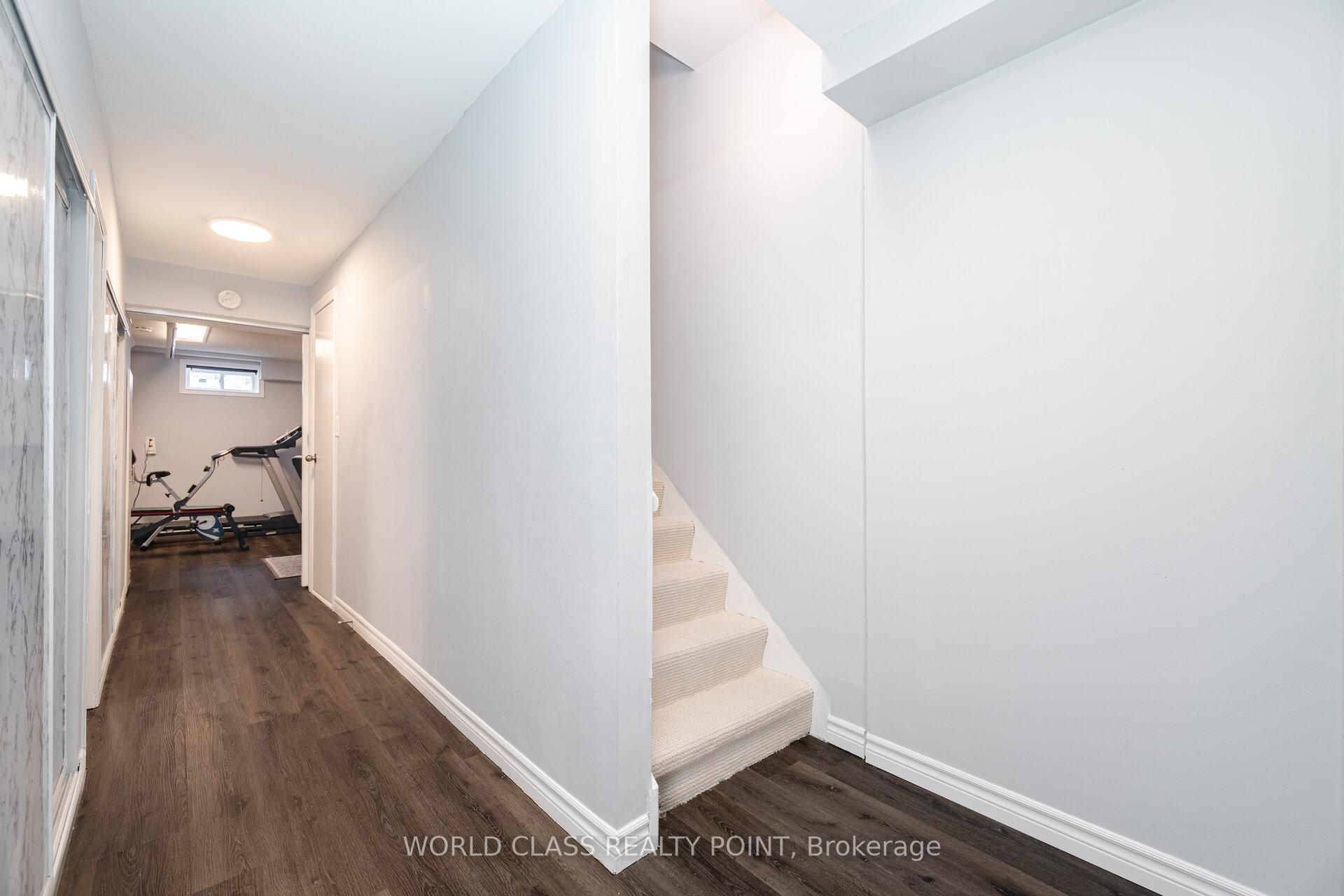 4 Bedrooms Condo at 525 Meadows, Mississauga For sale