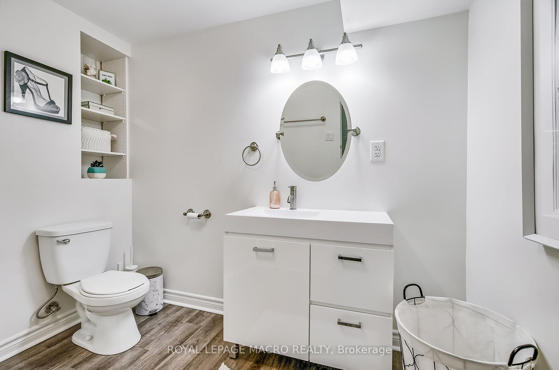 4 Bedrooms Condo at 2055 Walkers, Burlington For sale