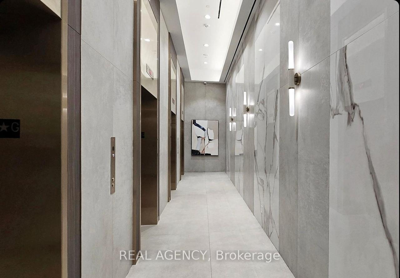 2 Bedrooms Condo at 1000 Portage,  Vaughan For sale