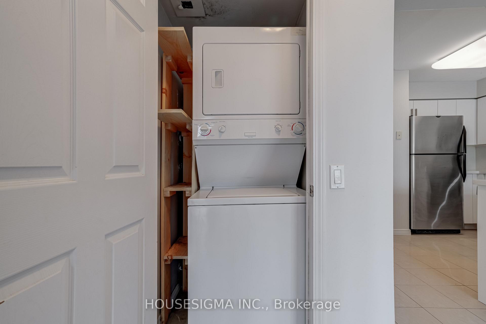 2 Bedrooms Condo at 28 Harrison Garden, Toronto For sale