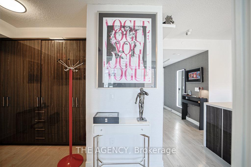 1 Bedroom Condo at 50 Wellesley, Toronto For sale