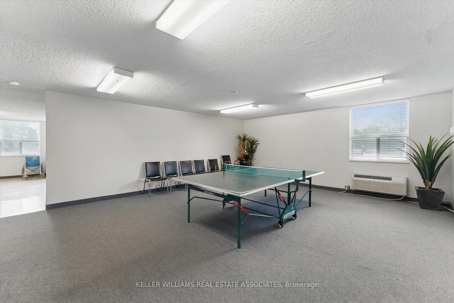 2 Bedrooms Condo at 966 Inverhouse, Mississauga For sale