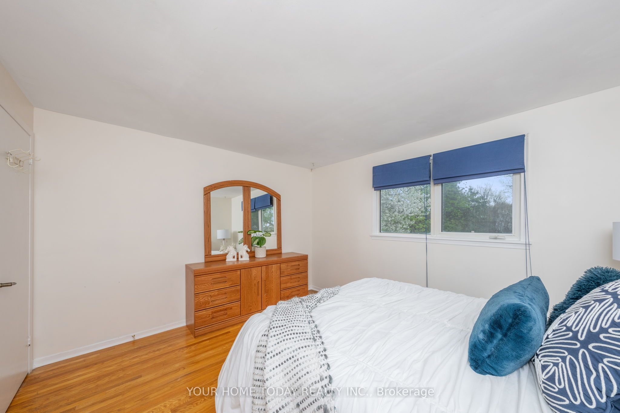 47 Irwin Crescent