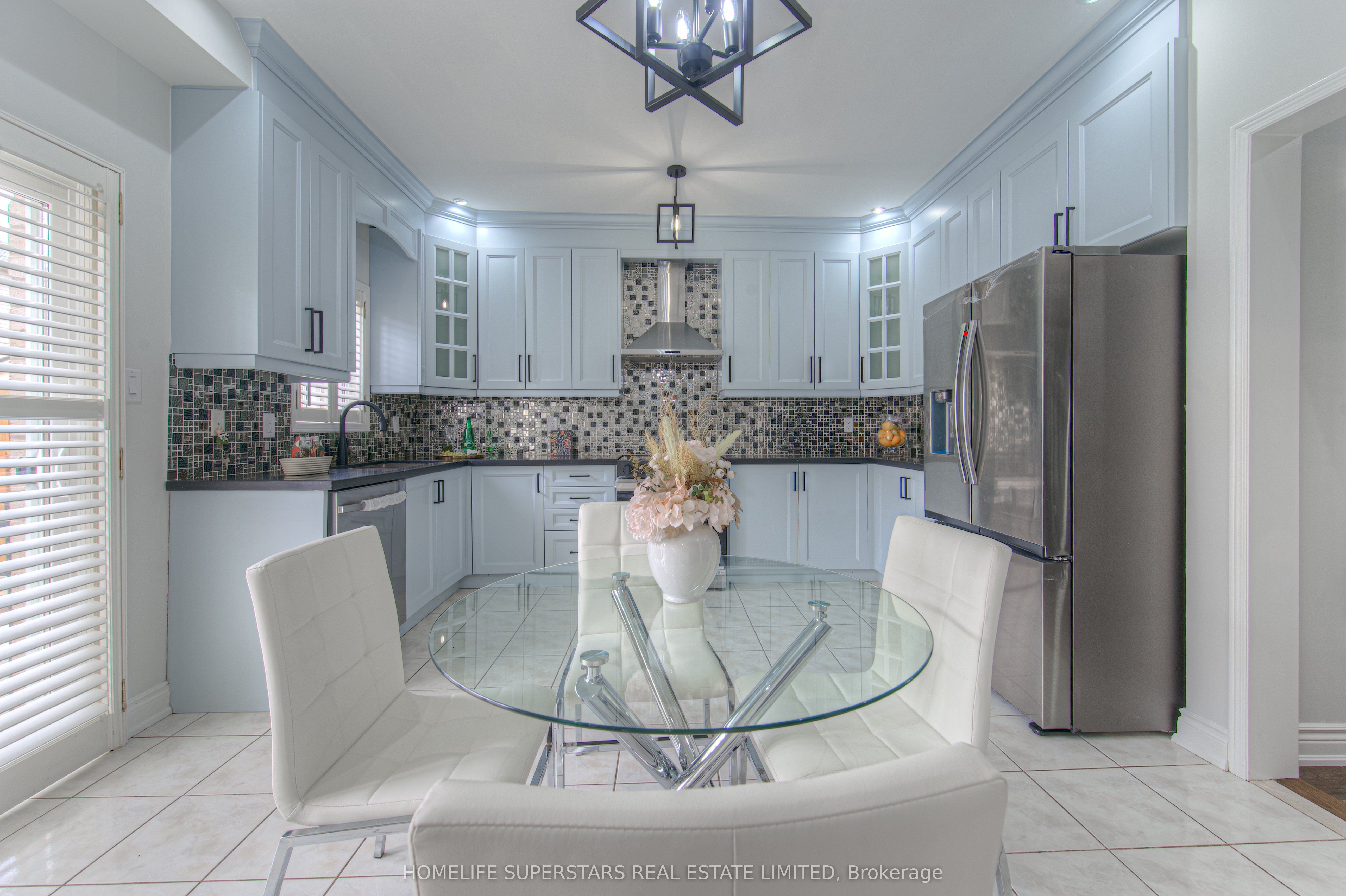 5676 Fantasia Manor