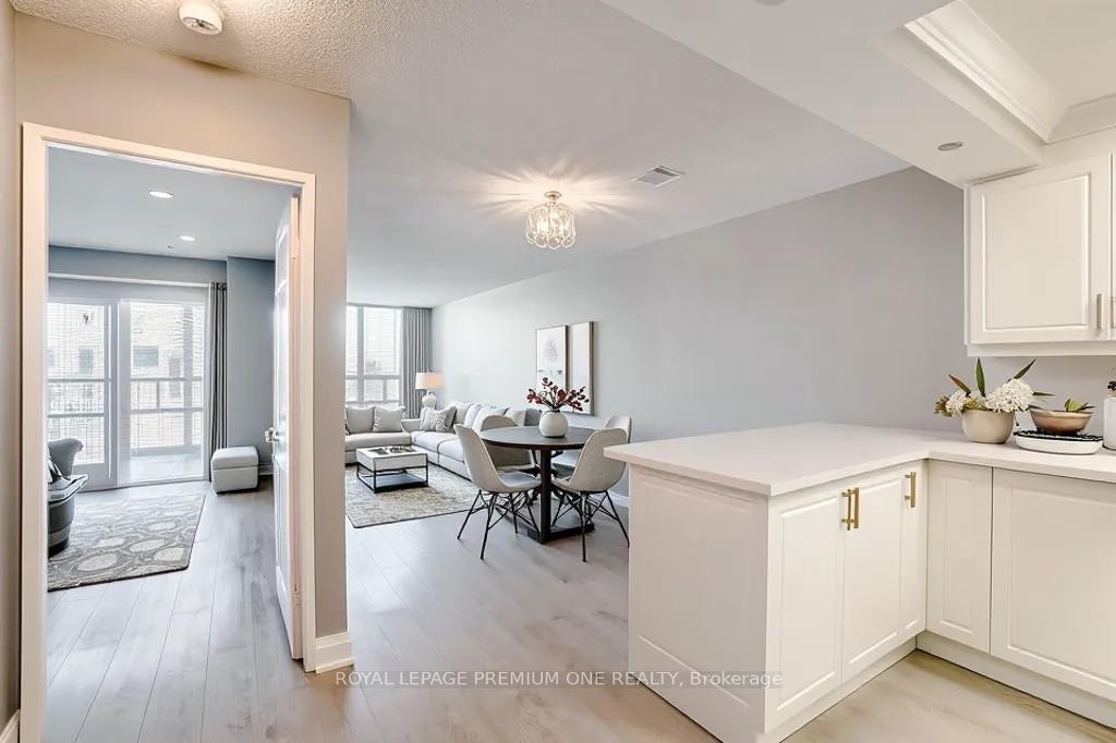 2 Bedrooms Condo at 195 Wynford, Toronto For sale