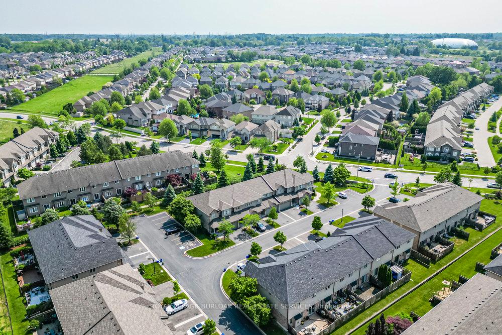 3 Bedrooms Condo at 441 Stonehenge, Hamilton For sale