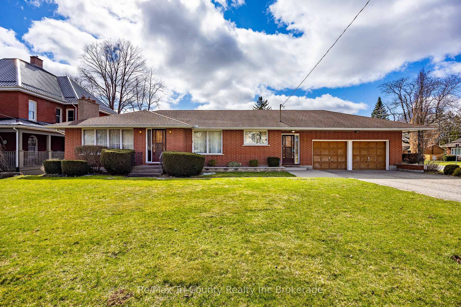 39 Lisgar Avenue, Tillsonburg, ON N4G 3K5