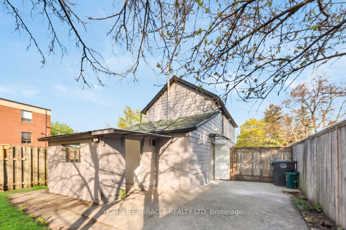 195 Randi Road, Mississauga, ON L5A 1V6