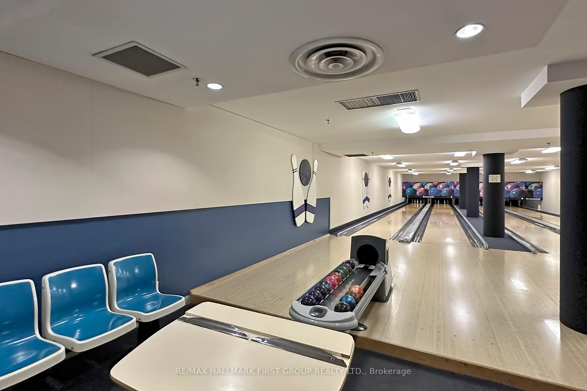 2 Bedrooms Condo at 88 Corporate, Toronto For sale