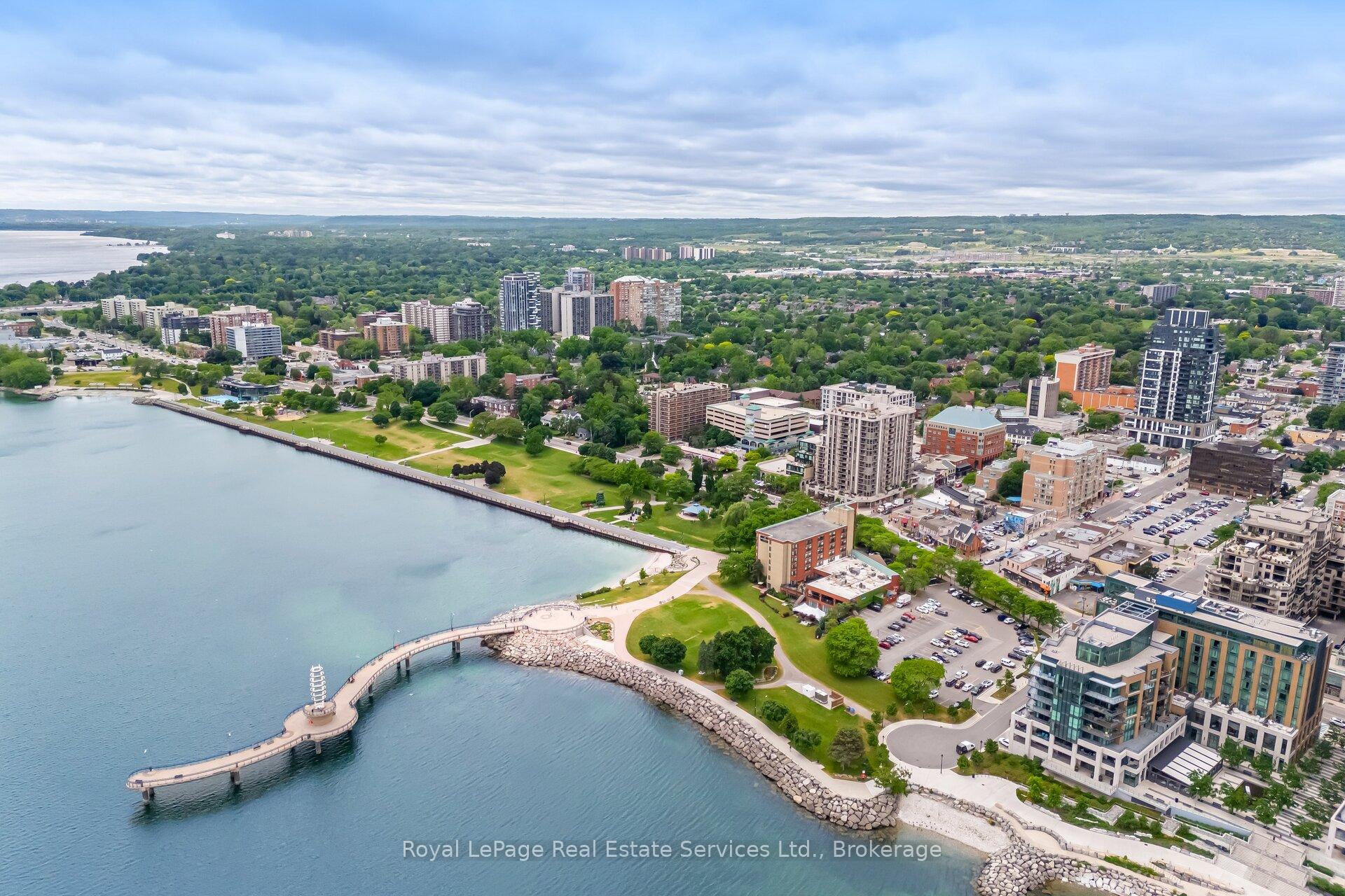 2 Bedrooms Condo at 360 Pearl, Burlington For sale