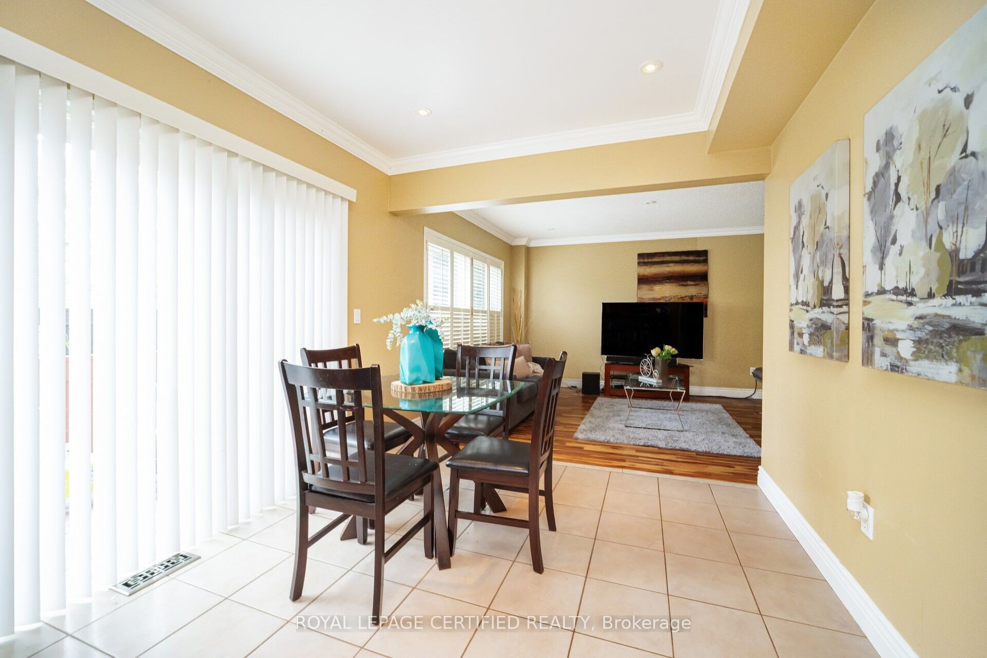 12 Sunnybrook Crescent