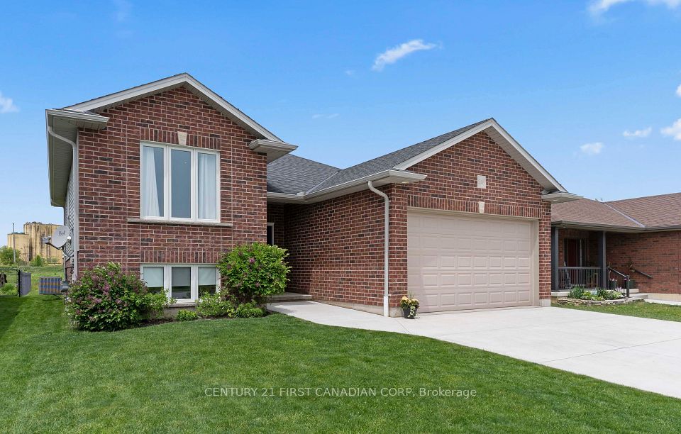 246 South Street, Southwest Middlesex, ON N0L 1M0
