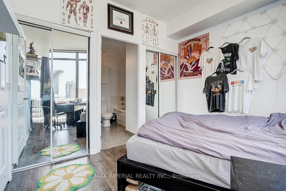 4 Bedrooms Condo at 832 Bay, Toronto For sale