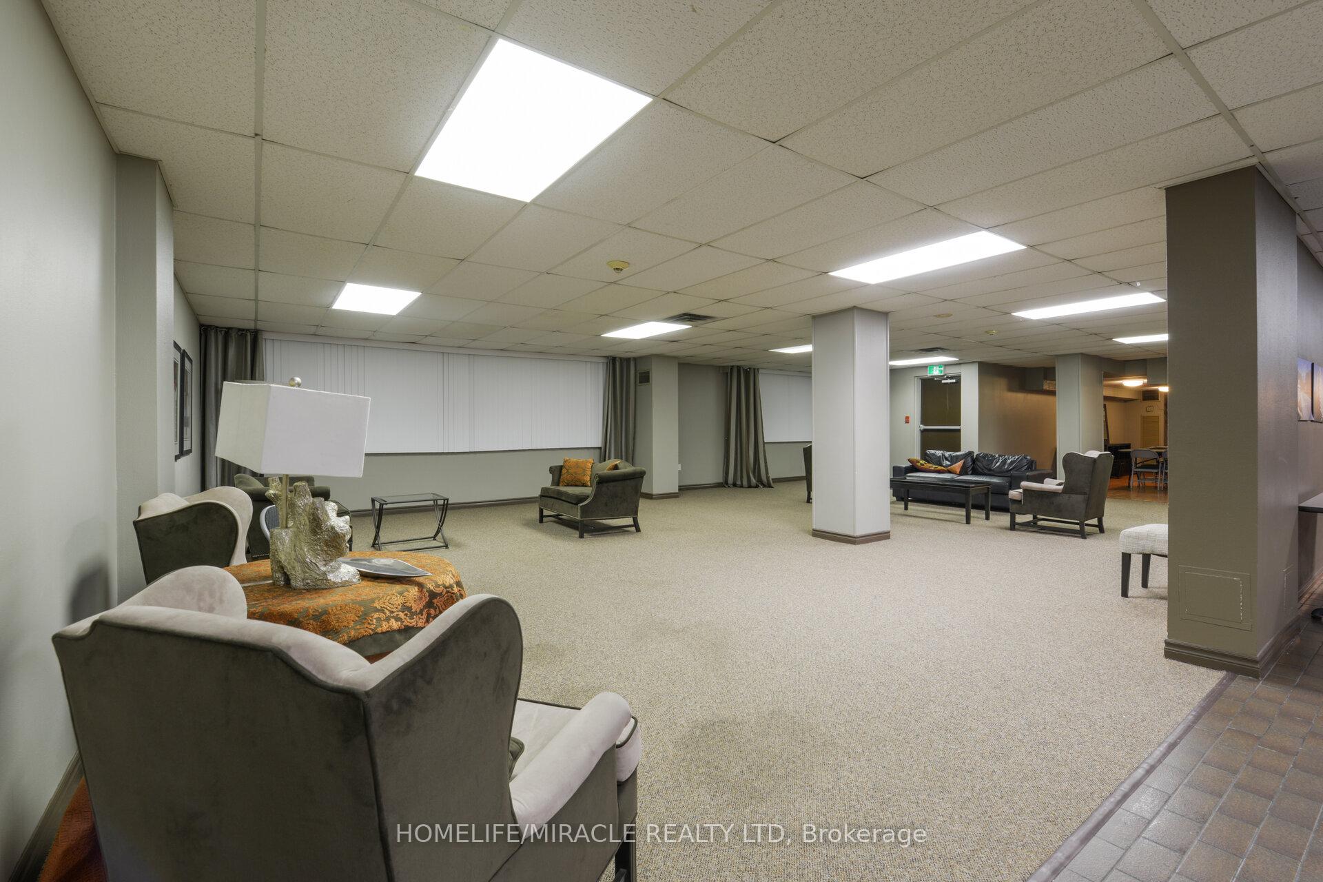 3 Bedrooms Condo at 1320 Mississauga valley, Mississauga For sale