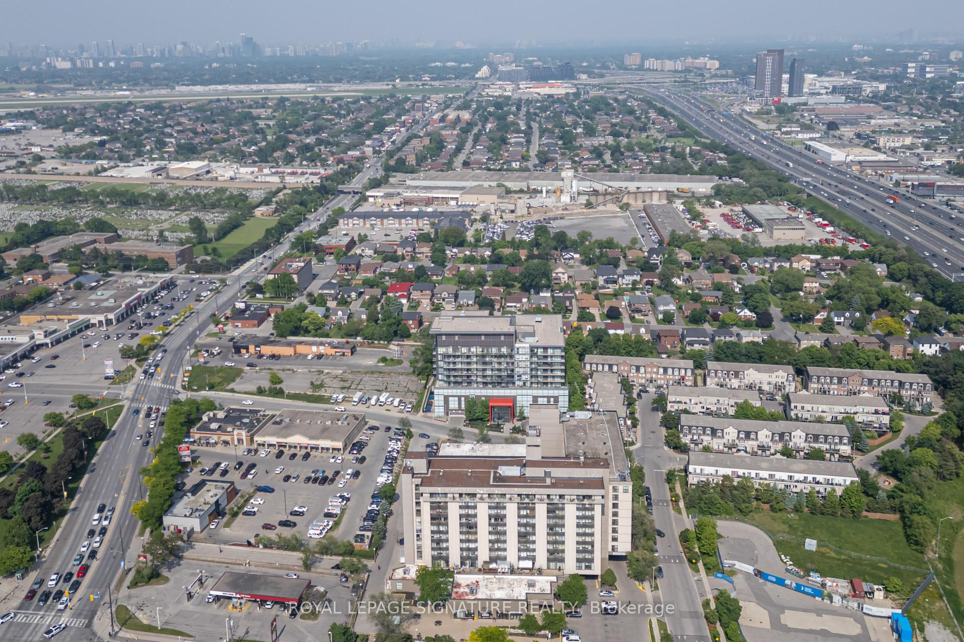 2 Bedrooms Condo at 15 James Finlay, Toronto For sale