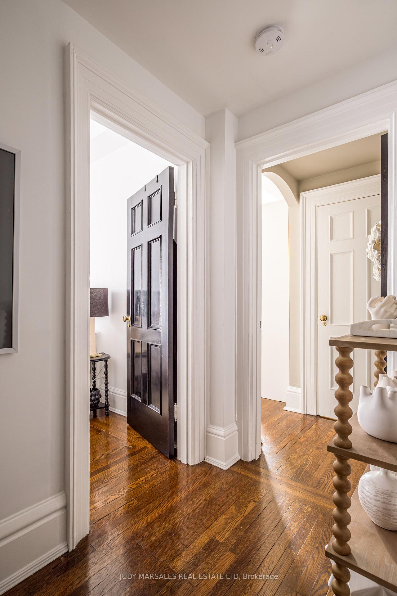 2 Bedrooms Condo at 86 Herkimer,  Hamilton For sale