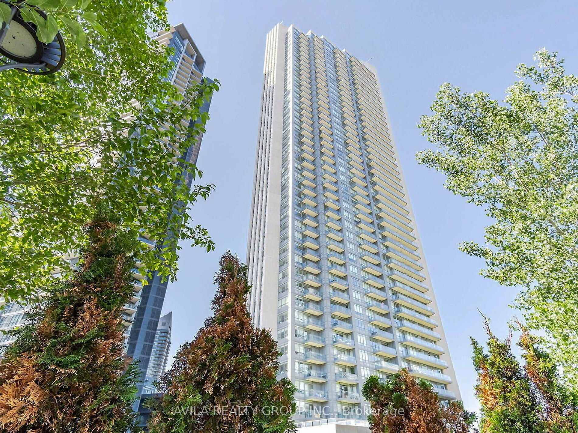 2 Bedrooms Condo at 36 Park Lawn, Toronto For sale