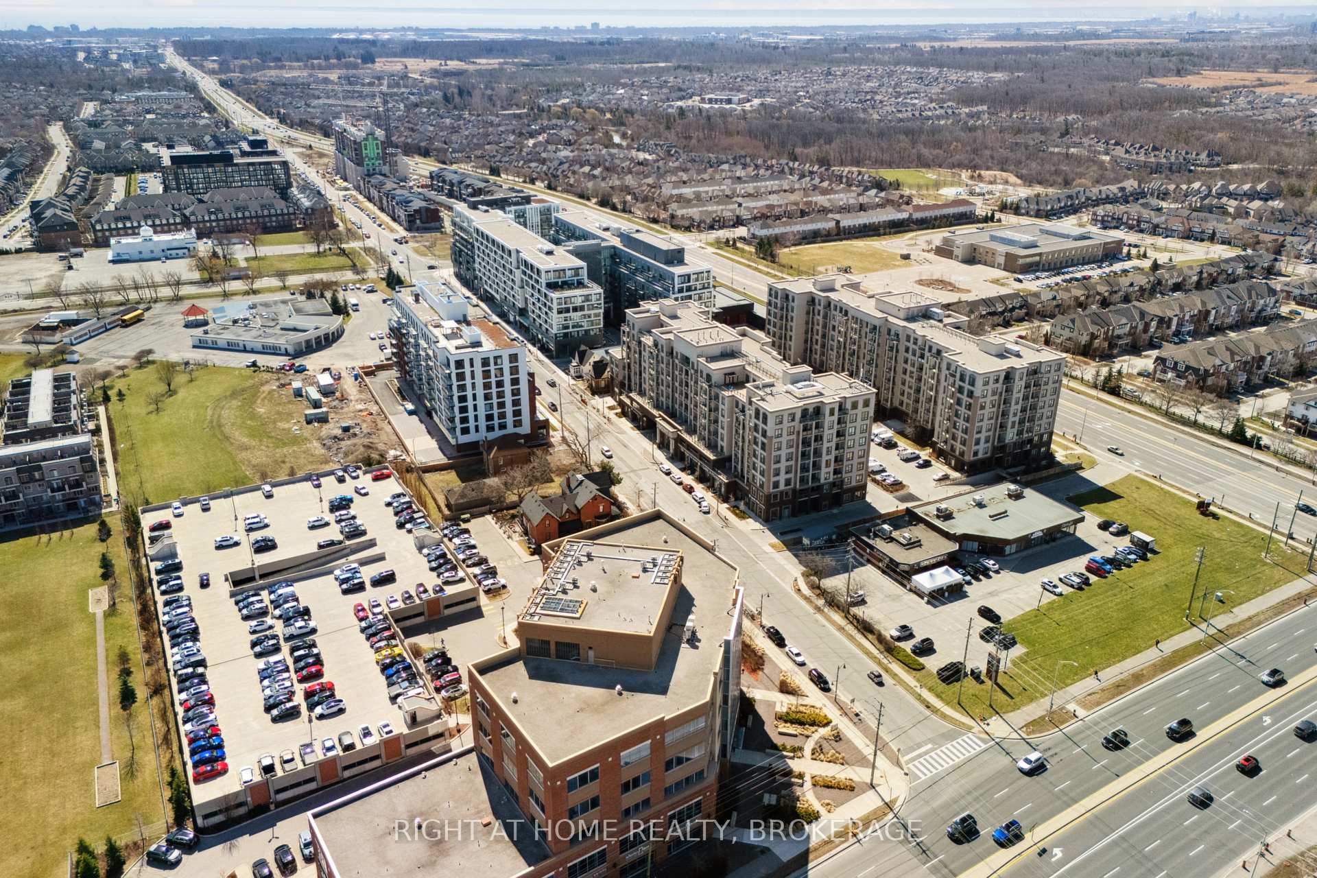 1 Bedroom Condo at 2486 Old Bronte, Oakville For sale