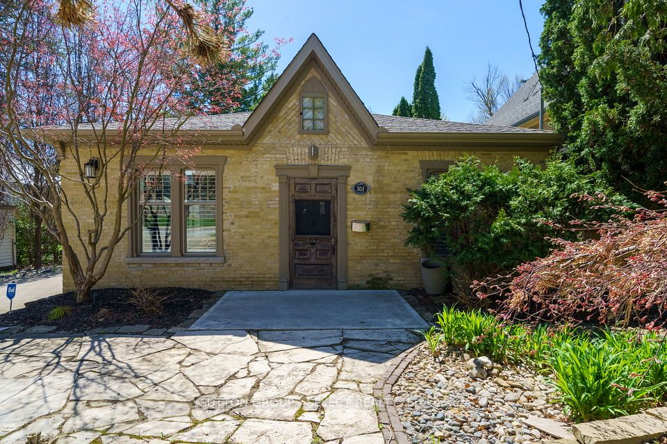 301 Cheapside