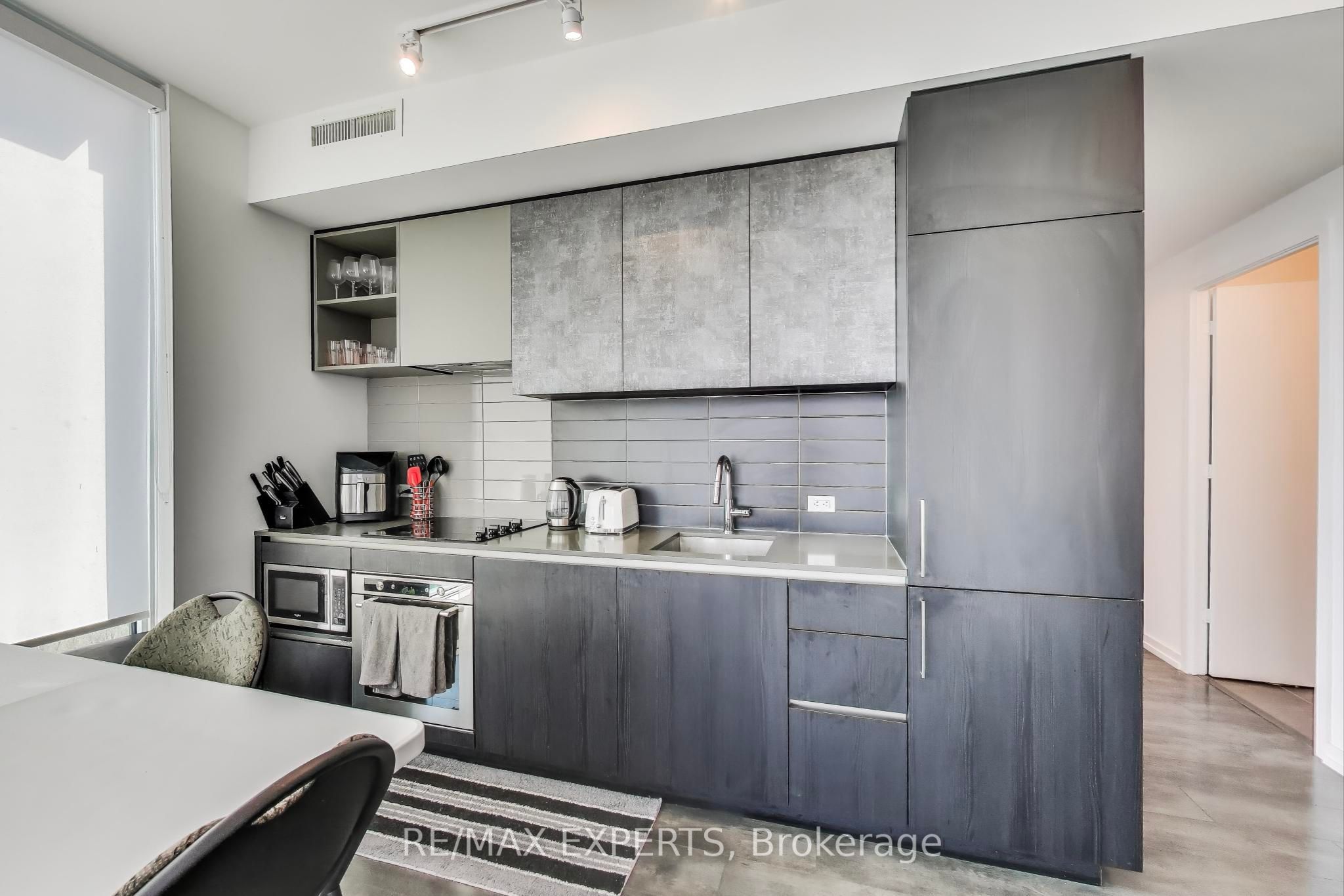 7890 Jane Street, #1609
