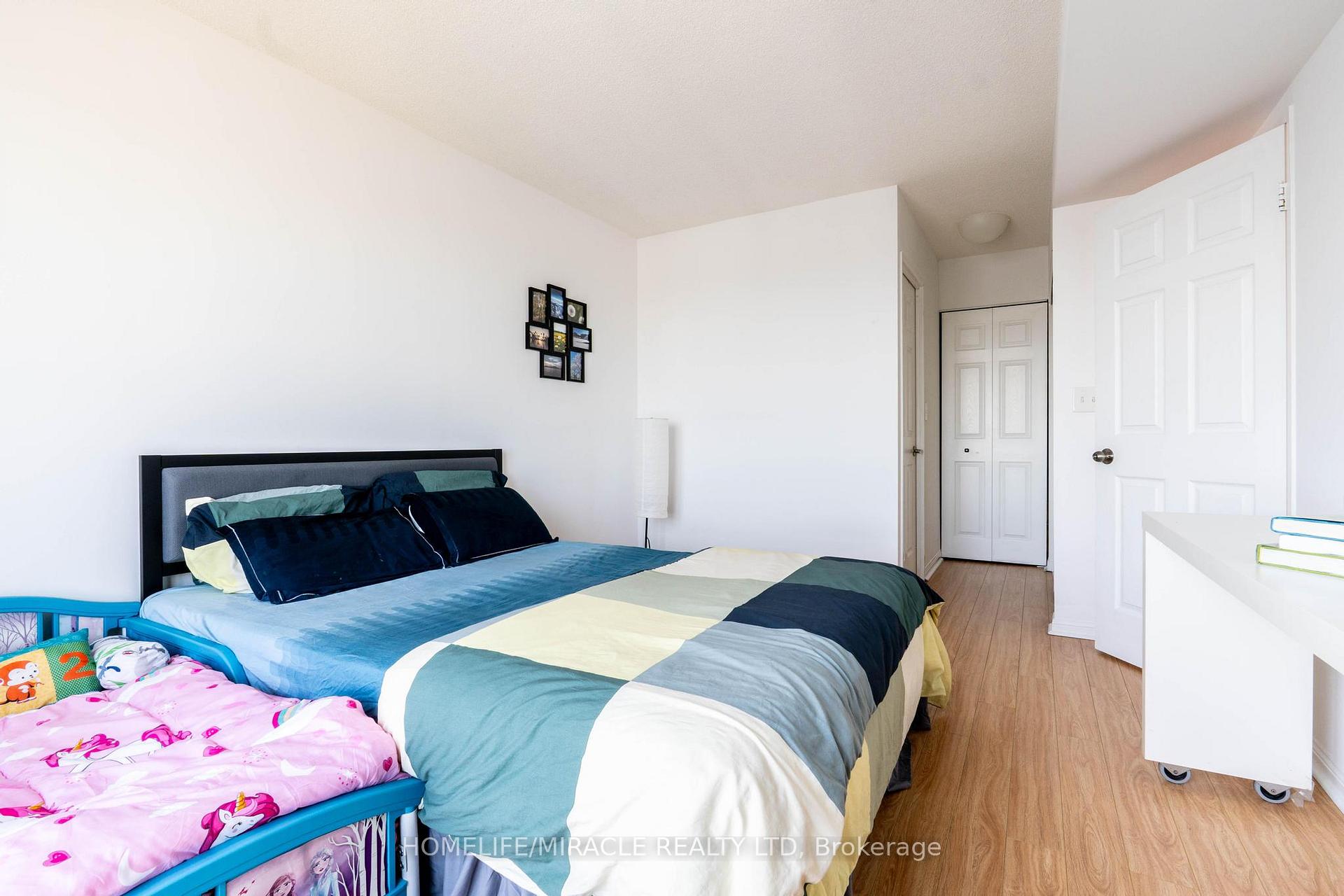 2 Bedrooms Condo at 1 Lee Centre, Toronto For sale