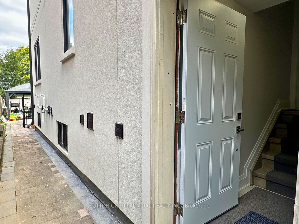 #Lower - 266 Lawrence Avenue, Toronto, ON M4N 1T4