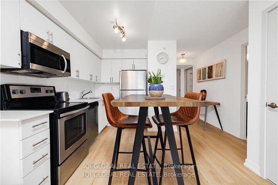 2 Bedrooms Condo at 1420 Dupont, Toronto For sale