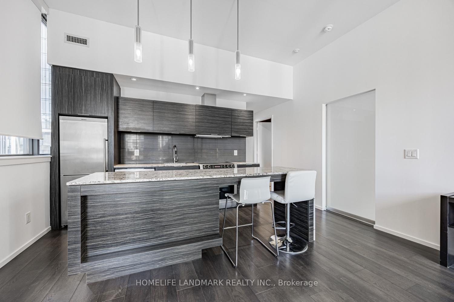 2 Bedrooms Condo at 8 Charlotte,  Toronto For sale