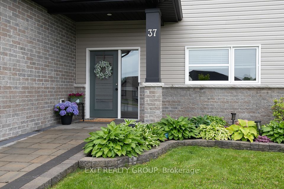 37 Caleb Crescent, Quinte West, ON K0K 2C0