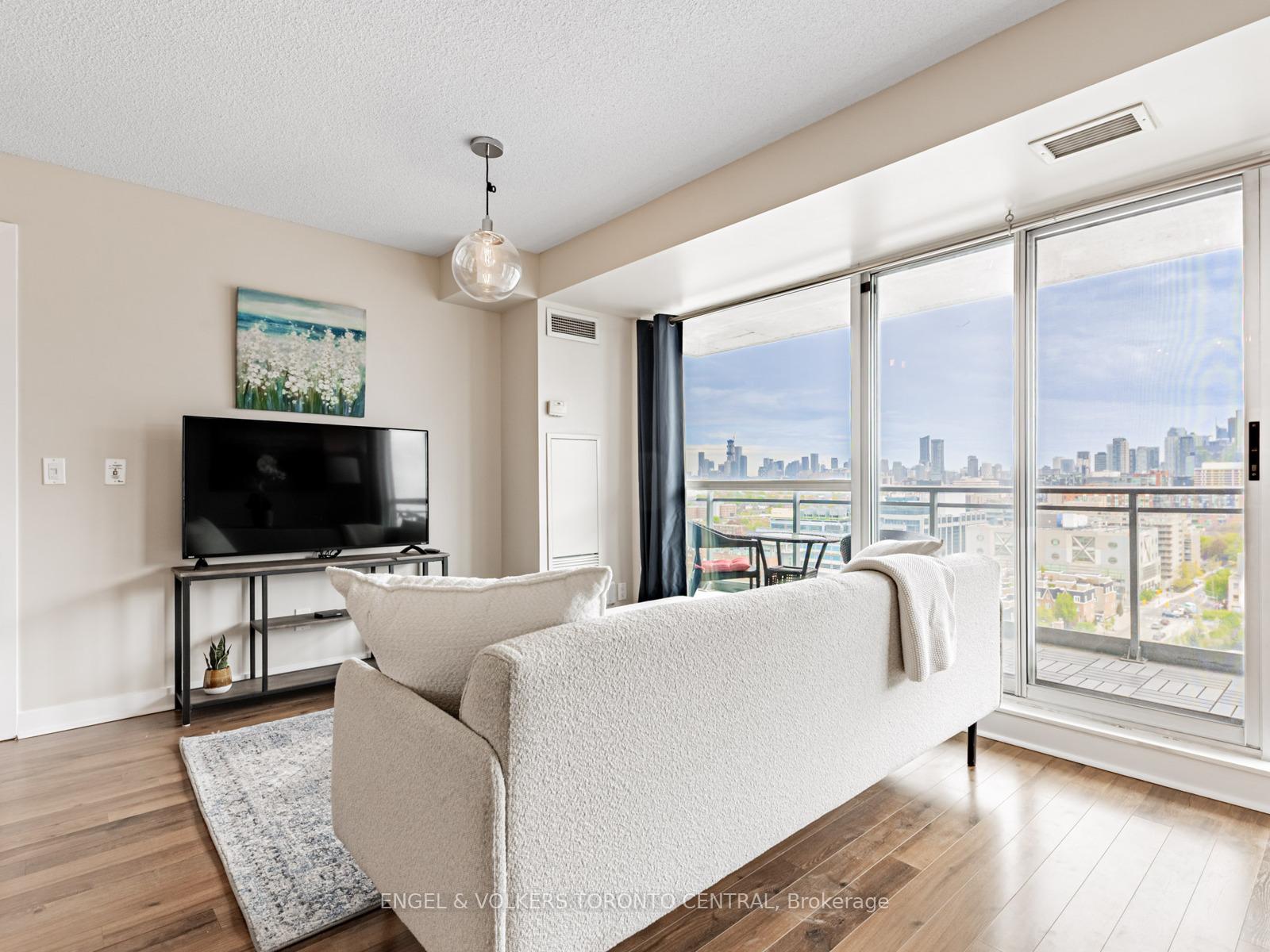 2 Bedrooms Condo at 80 Western Battery, Toronto For sale