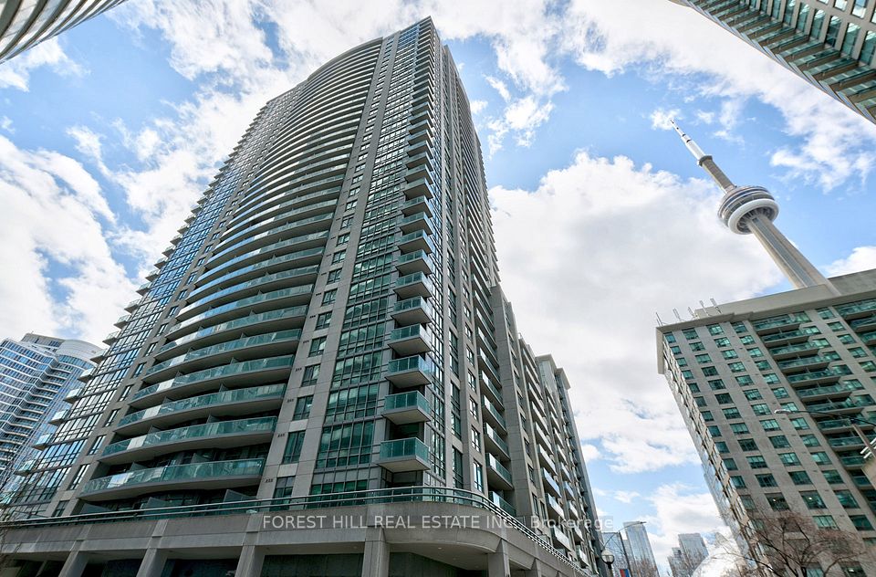 19 Grand Trunk Crescent