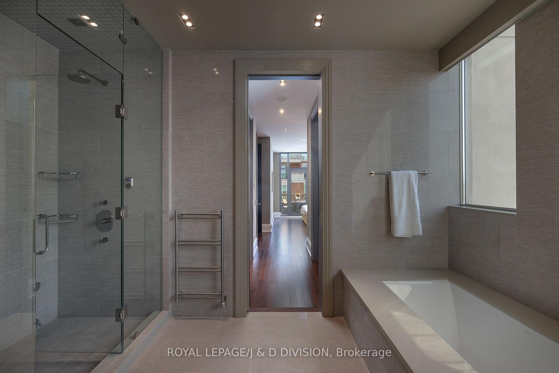 3 Bedrooms Condo at 68 Yorkville,  Toronto For sale