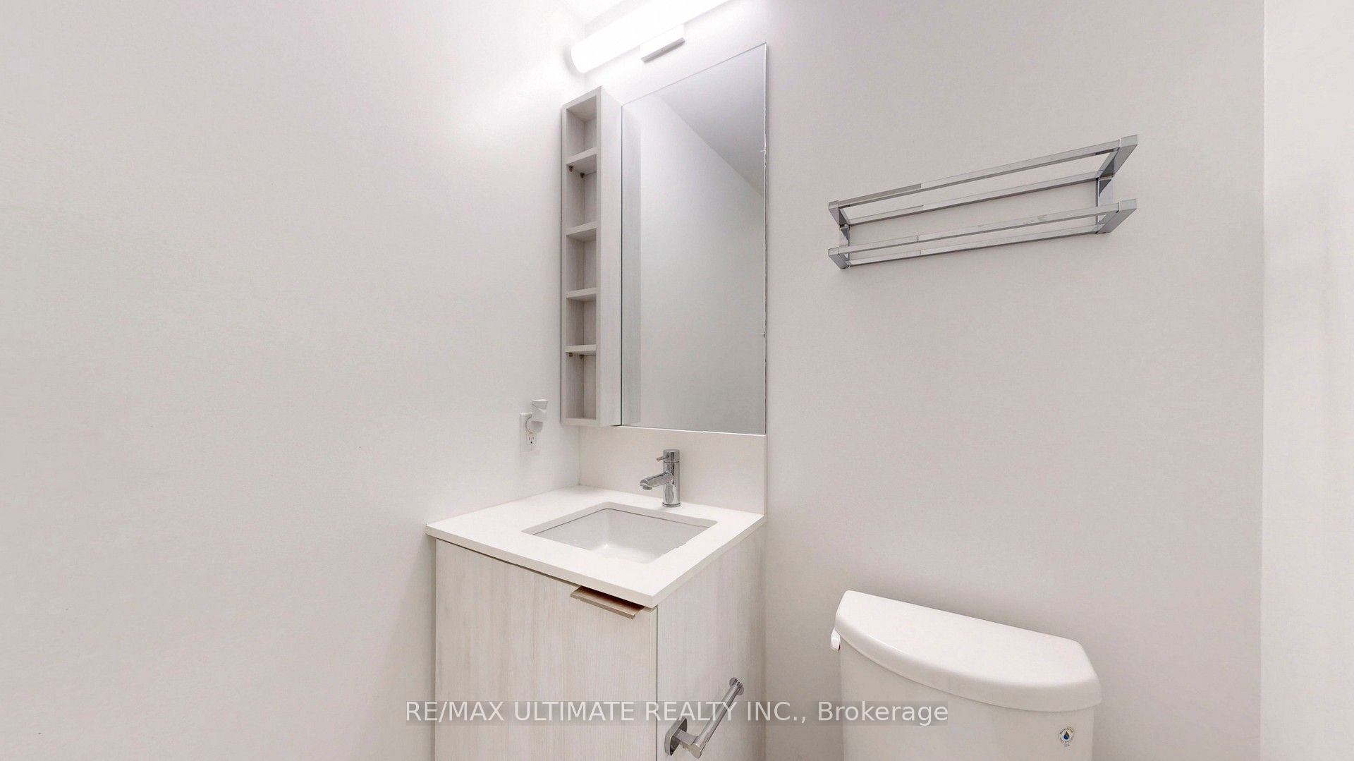 1000 Portage Parkway, #3701