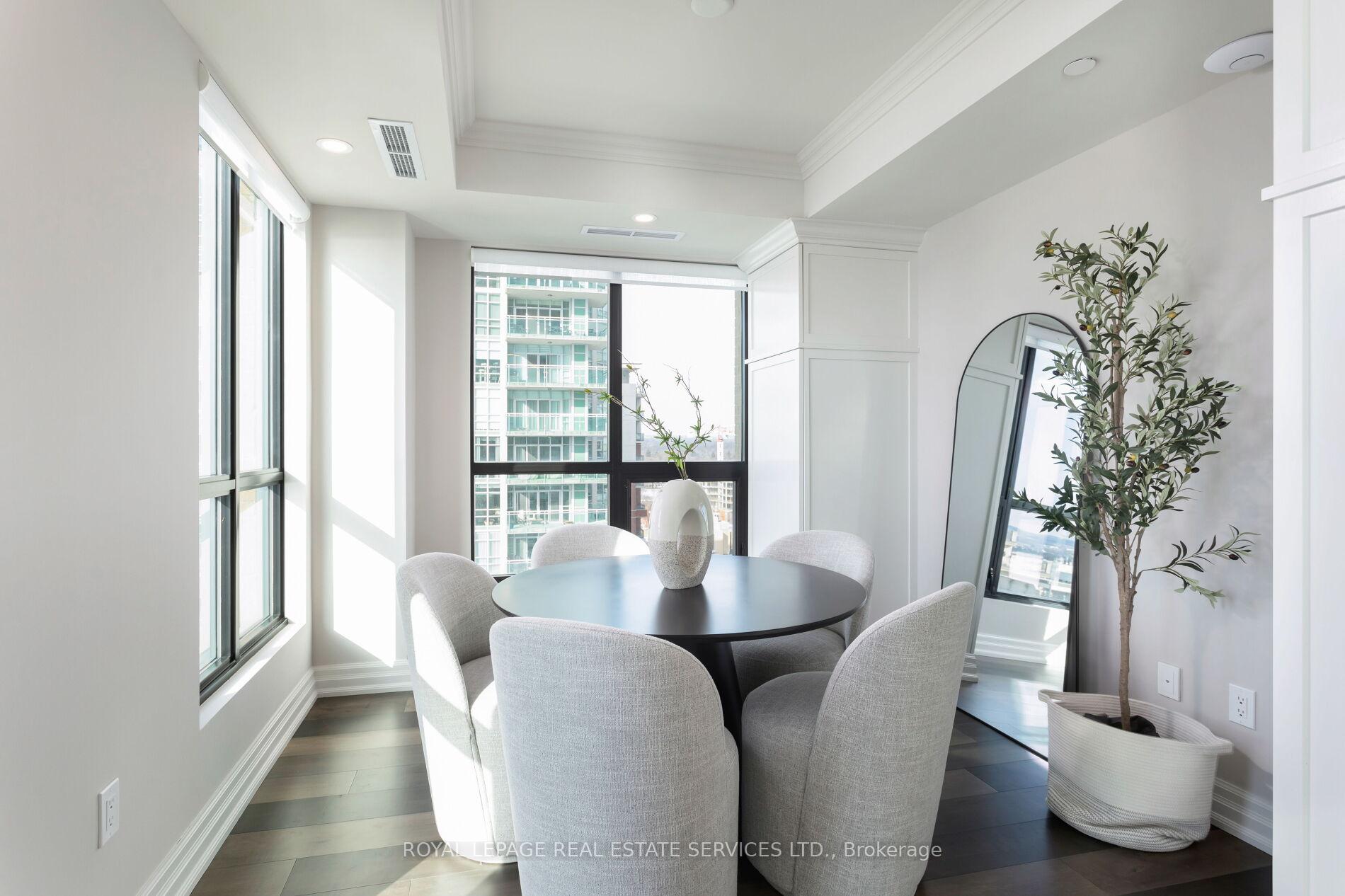 3 Bedrooms Condo at 2060 Lakeshore, Burlington For sale