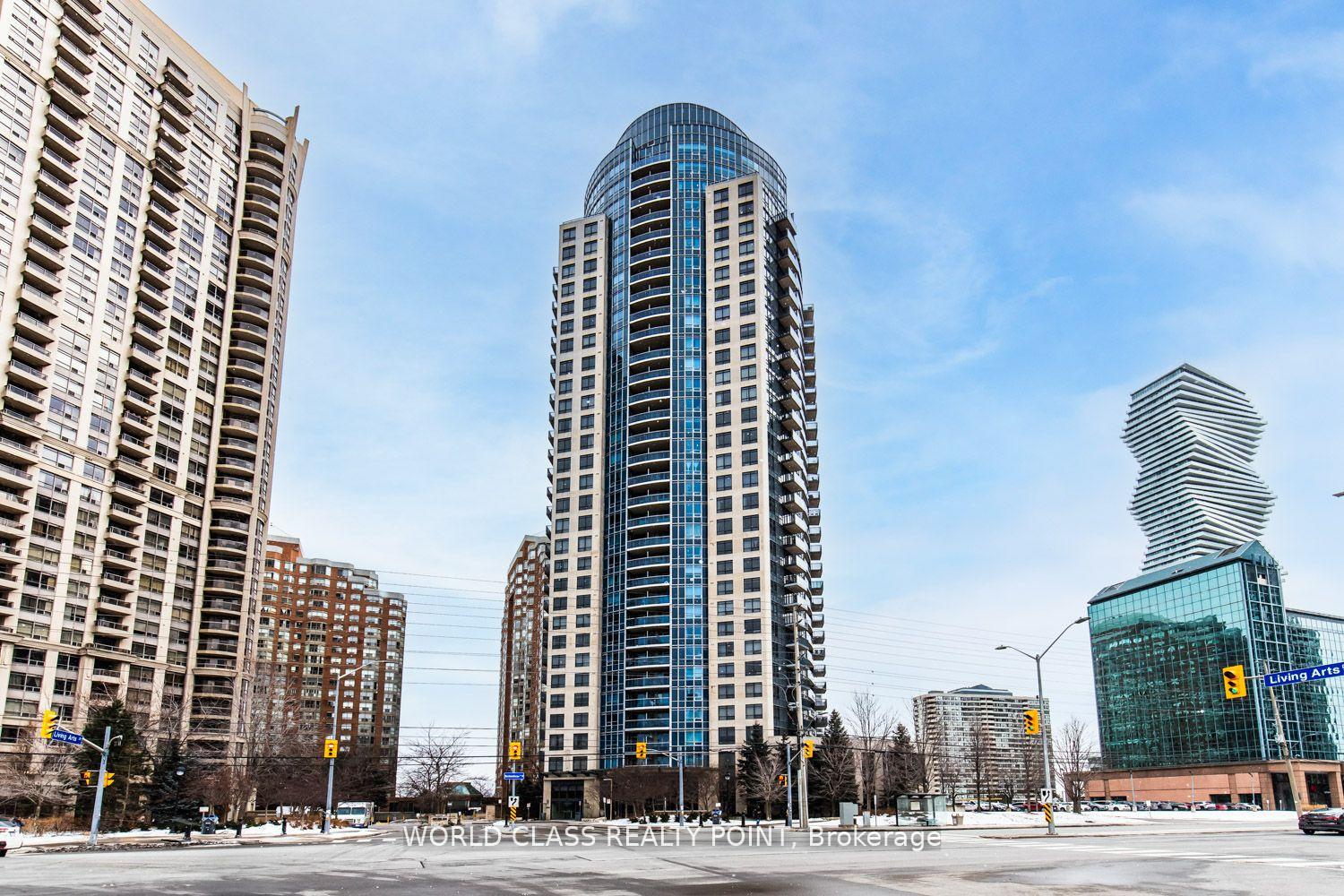 2 Bedrooms Condo at 330 Burnhamthorpe, Mississauga For sale