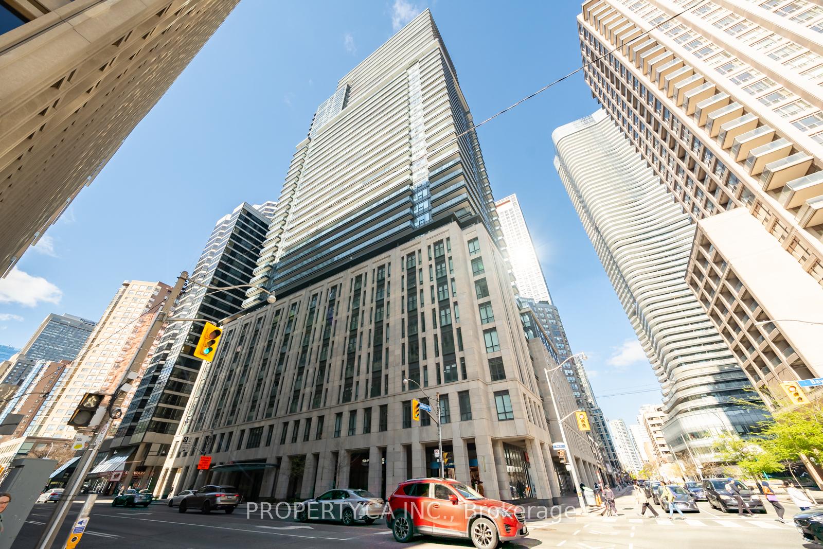 3 Bedrooms Condo at 955 Bay, Toronto For sale