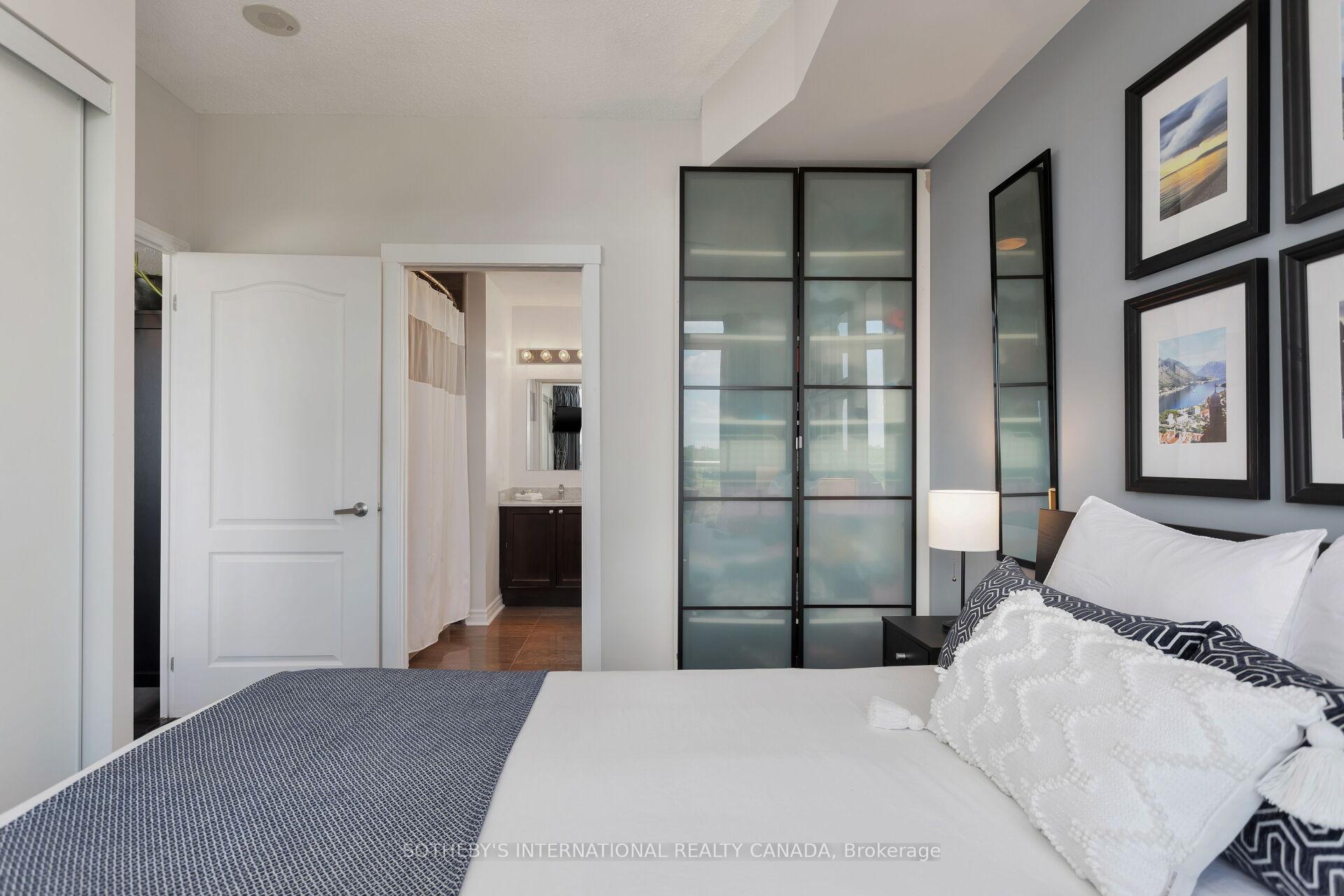 2 Bedrooms Condo at 3865 Lake Shore, Toronto For sale