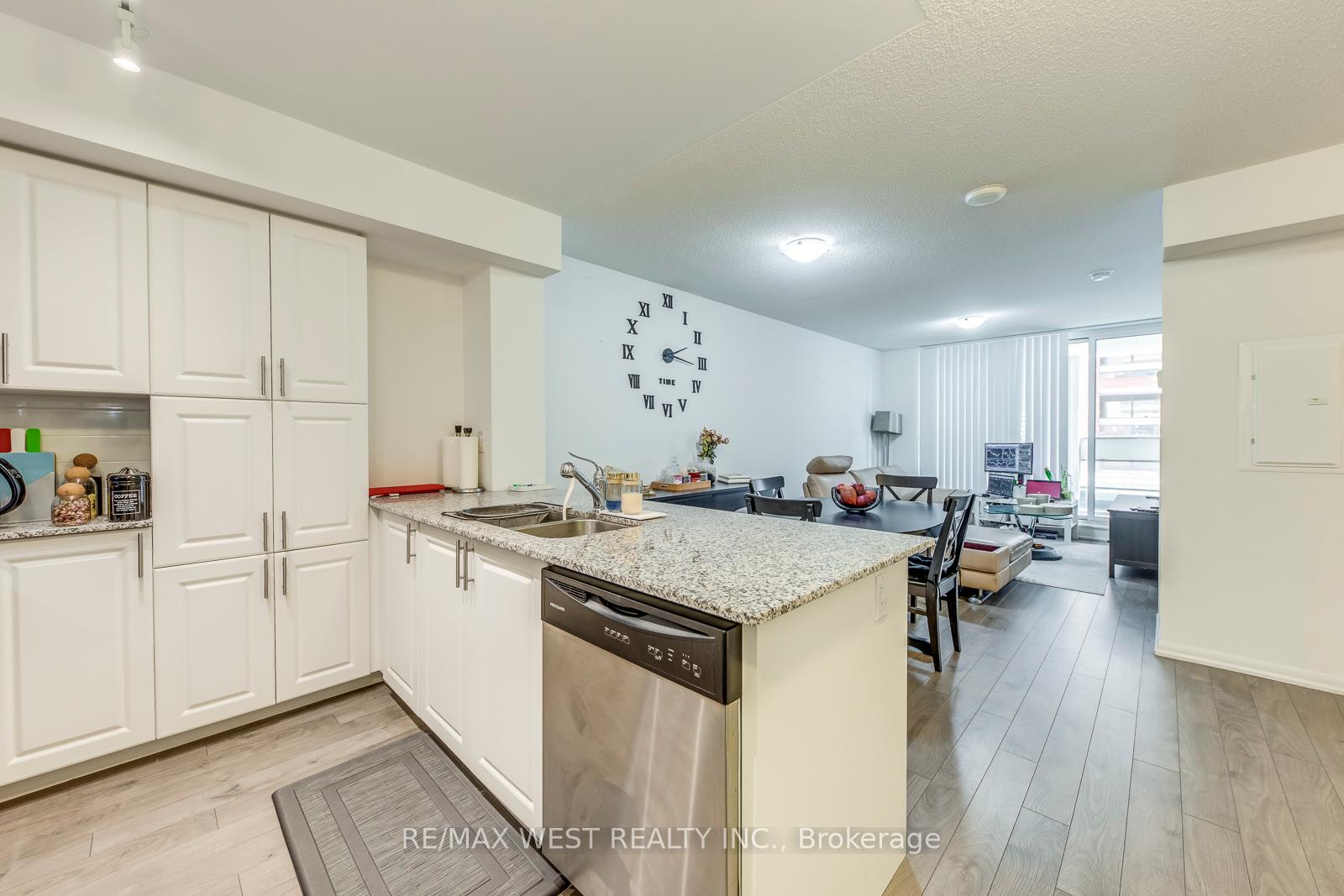 1 Bedroom Condo at 3091 Dufferin,  Toronto For sale
