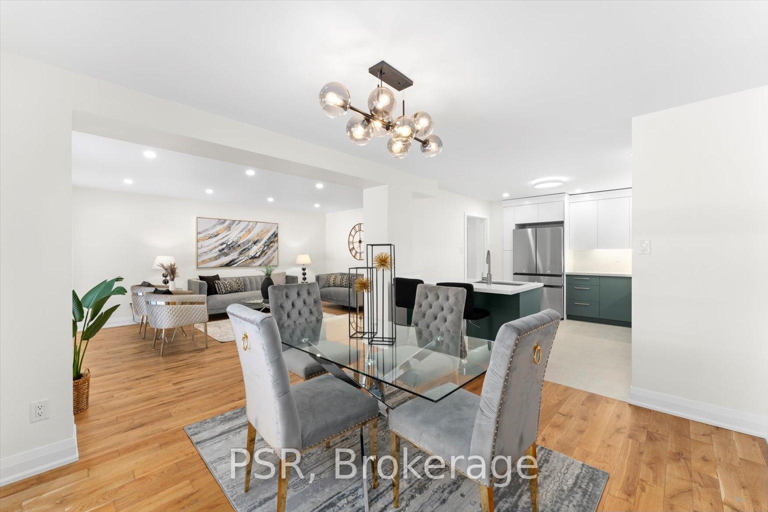 4 Bedrooms Condo at 42 Crimson Millway, Toronto For sale