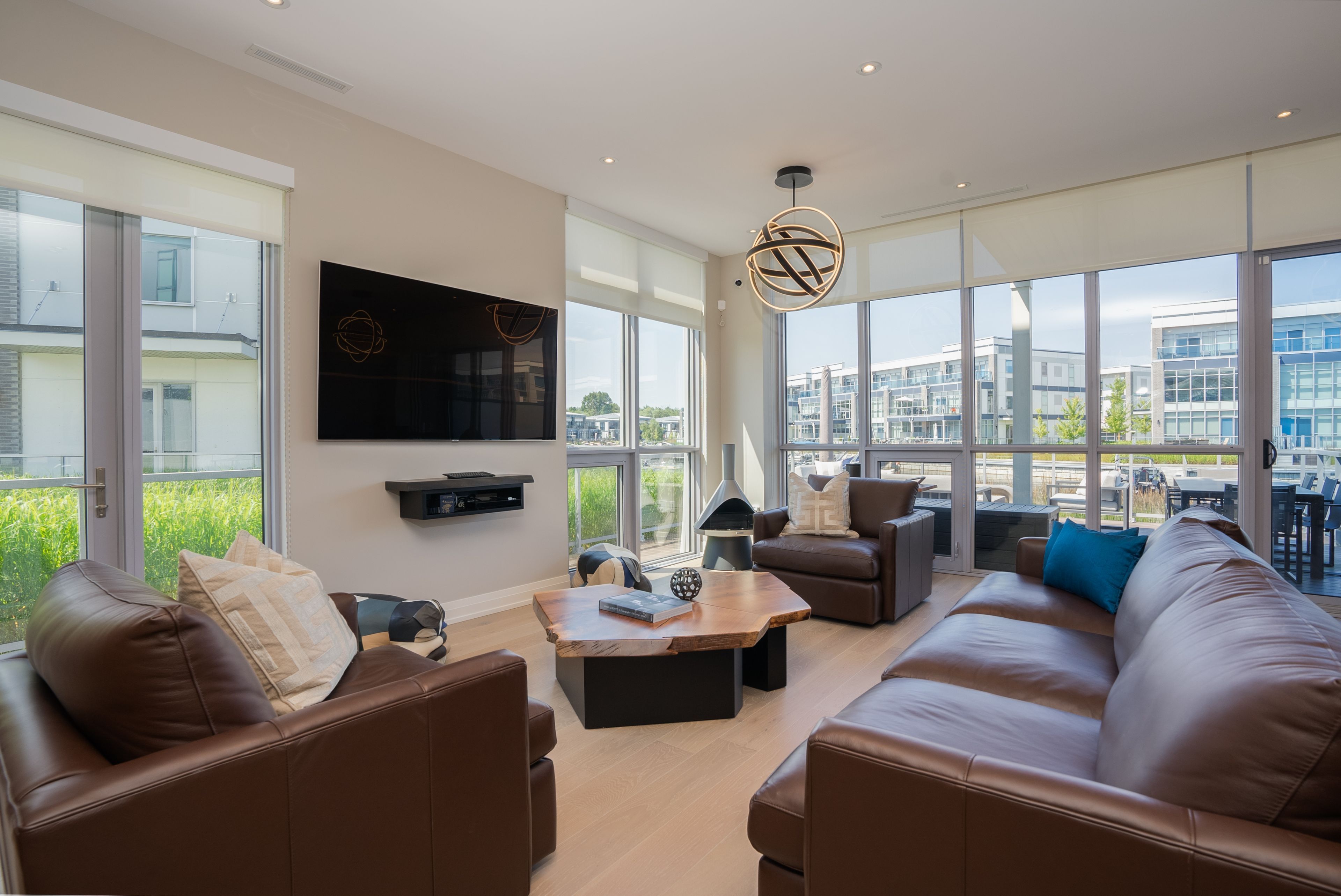 3730 Mangusta Court