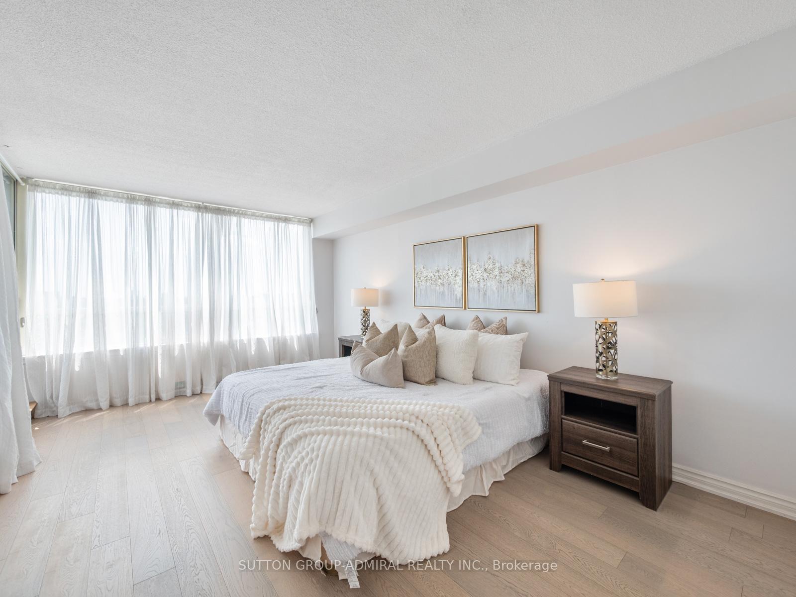 3 Bedrooms Condo at 175 Bamburgh, Toronto For sale
