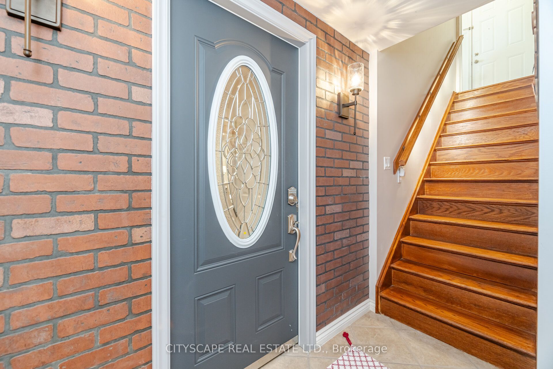 657 Symons Cross