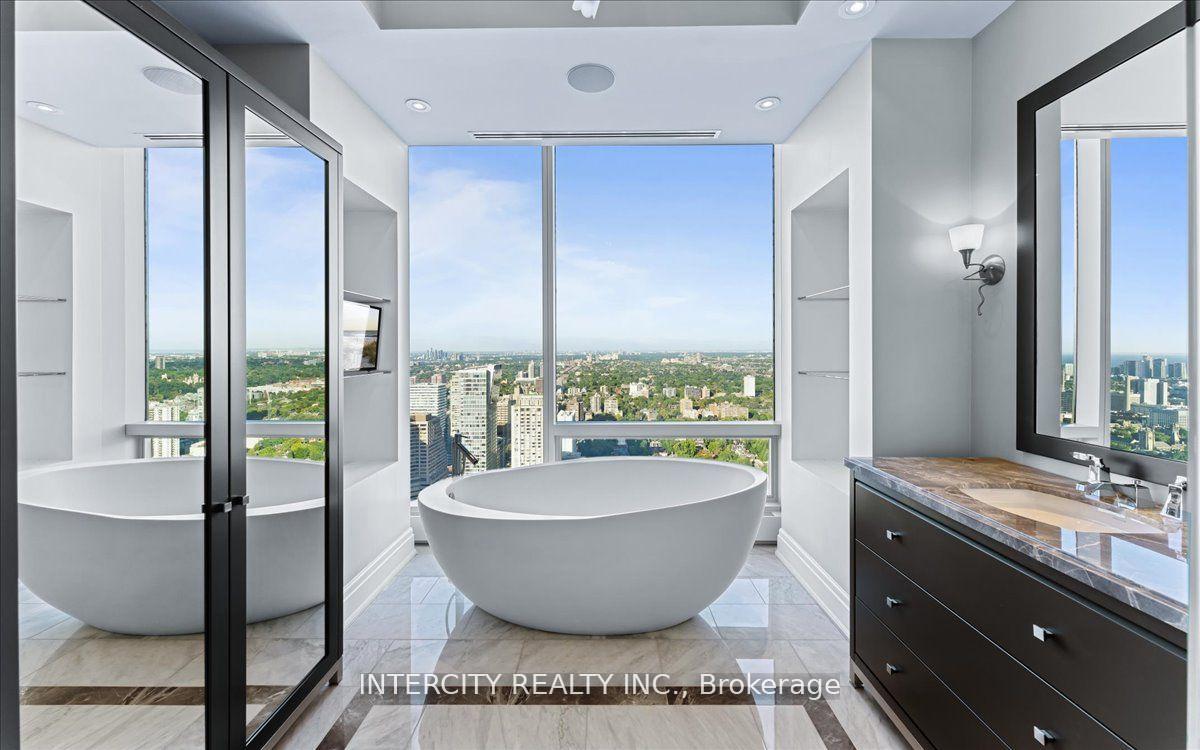 3 Bedrooms Condo at 50 Yorkville, Toronto For sale