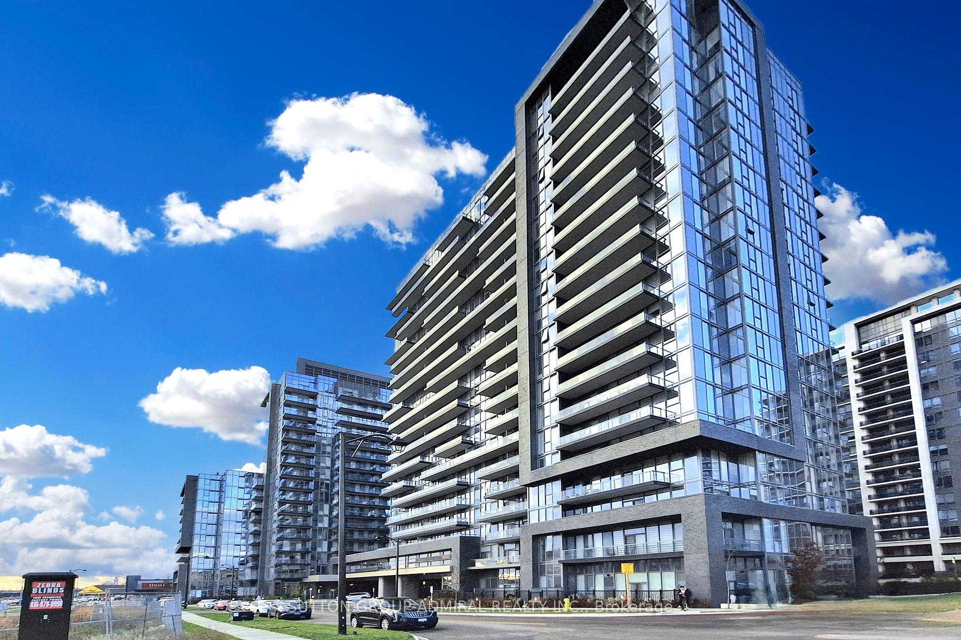 2 Bedrooms Condo at 10 Gatineau, Vaughan For sale
