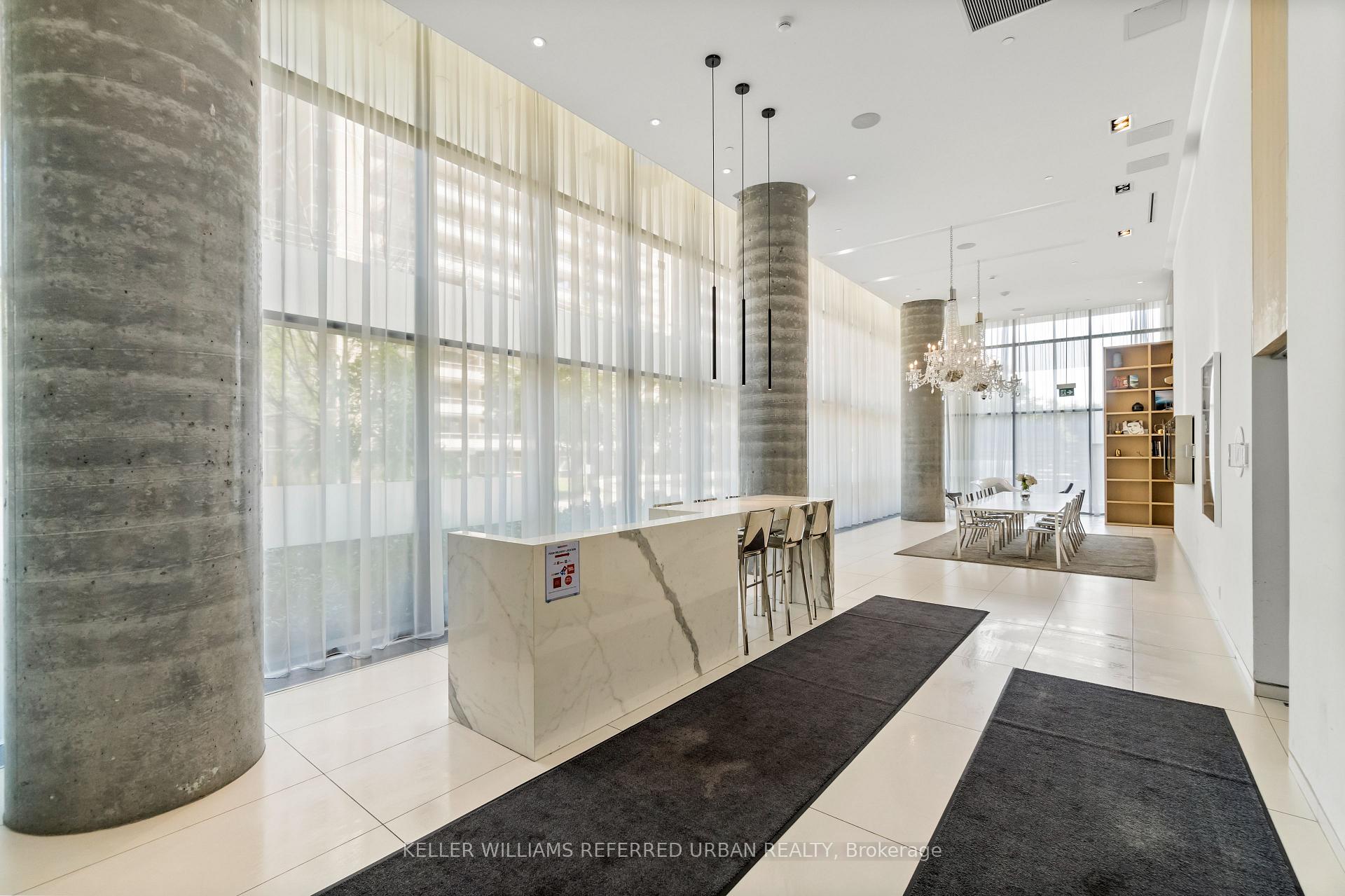 2 Bedrooms Condo at 185 Roehampton, Toronto For sale