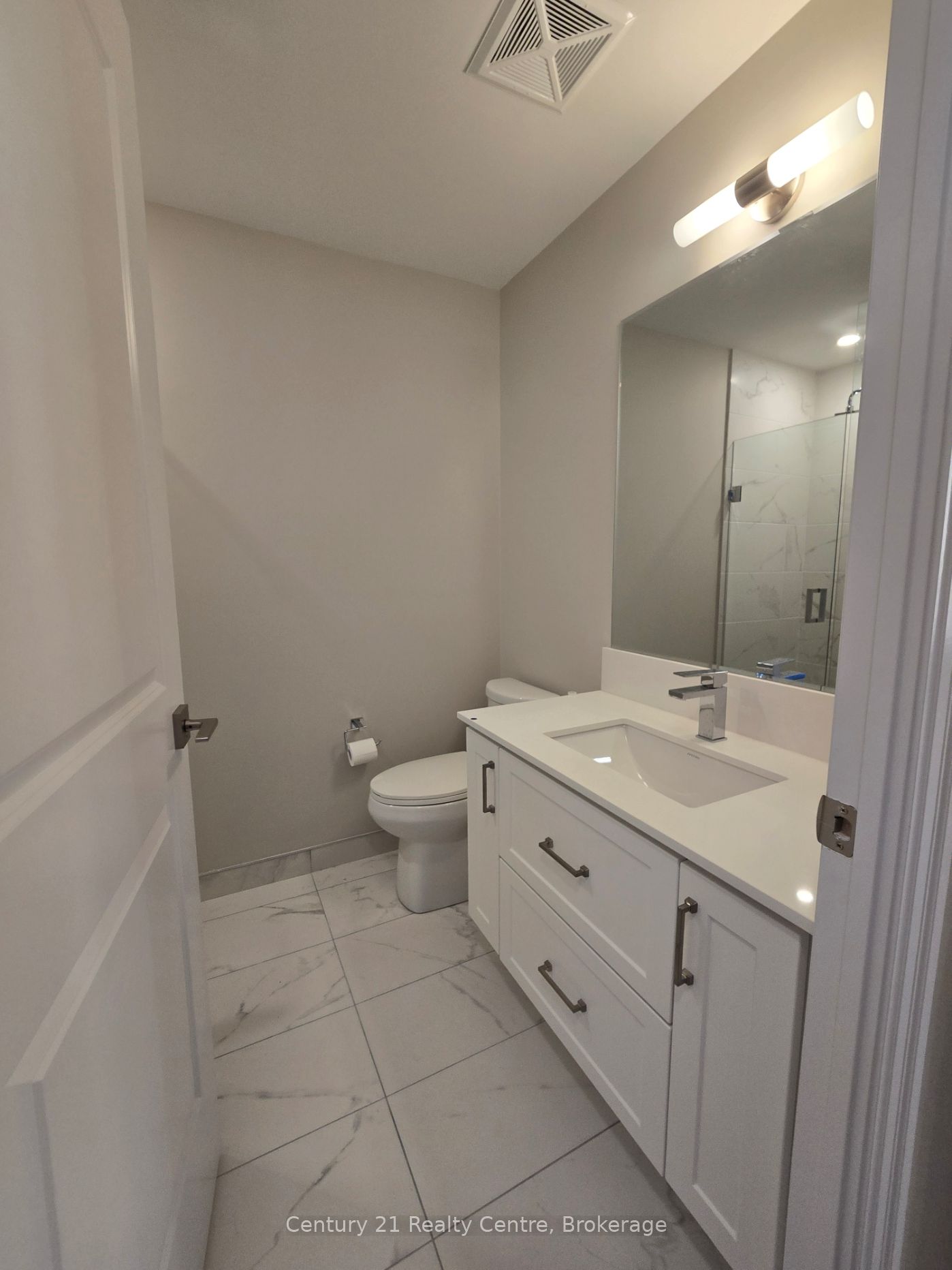 30 Elm Drive, #2002