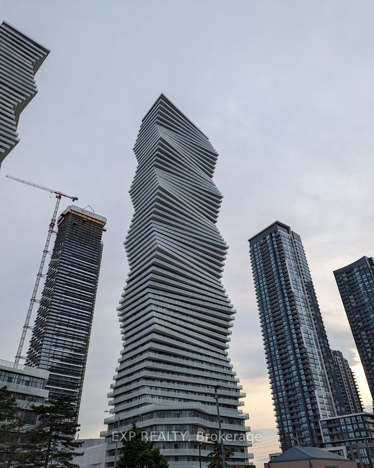 3900 Confederation